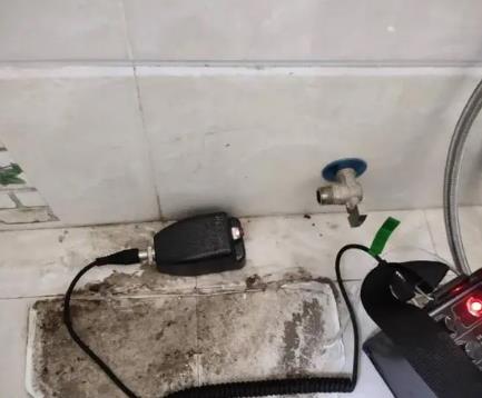 霍山屋顶漏水维修公司分享下卫生间漏水的危害及解决方法